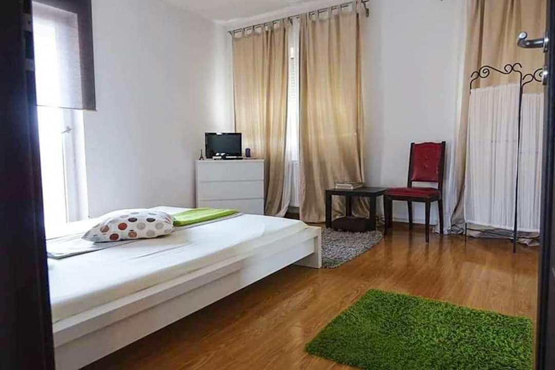 Casa File De Poveste Târgu Jiu Zewnętrze zdjęcie